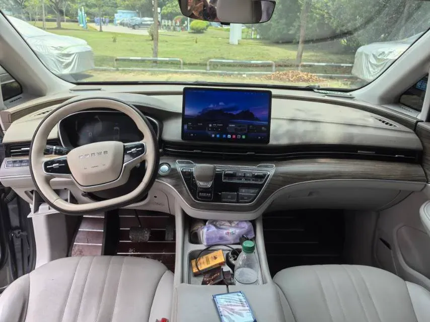 2025 Roewe iMAX8 1.5T 150HP L4 1DHT PHEV 24.7KWH,autocango,china used car exporter,china ev exporter,chinese used car exporter,chinese used ev exporter