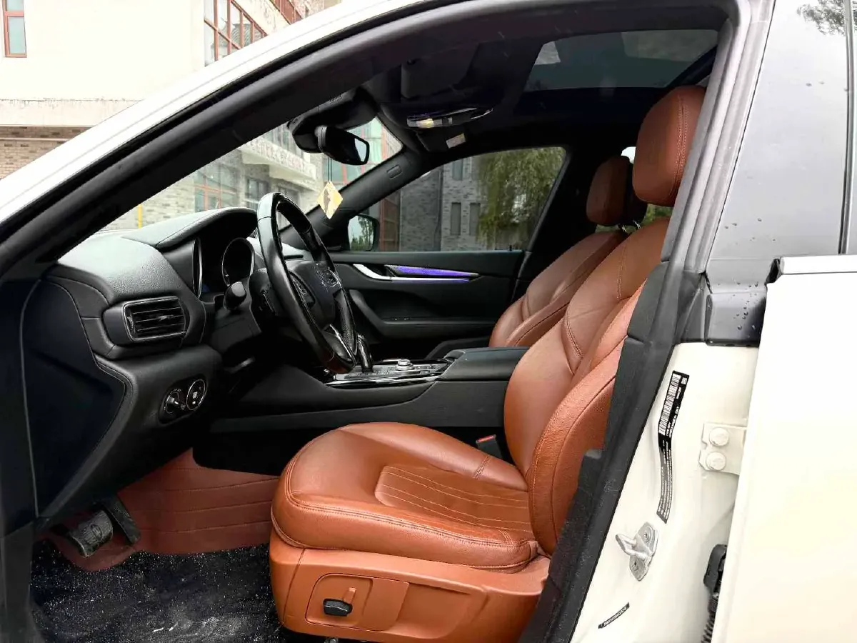 2019 Maserati Levante 3.0T 350HP V6 8AT,autocango,china used car exporter,china ev exporter,chinese used car exporter,chinese used ev exporter