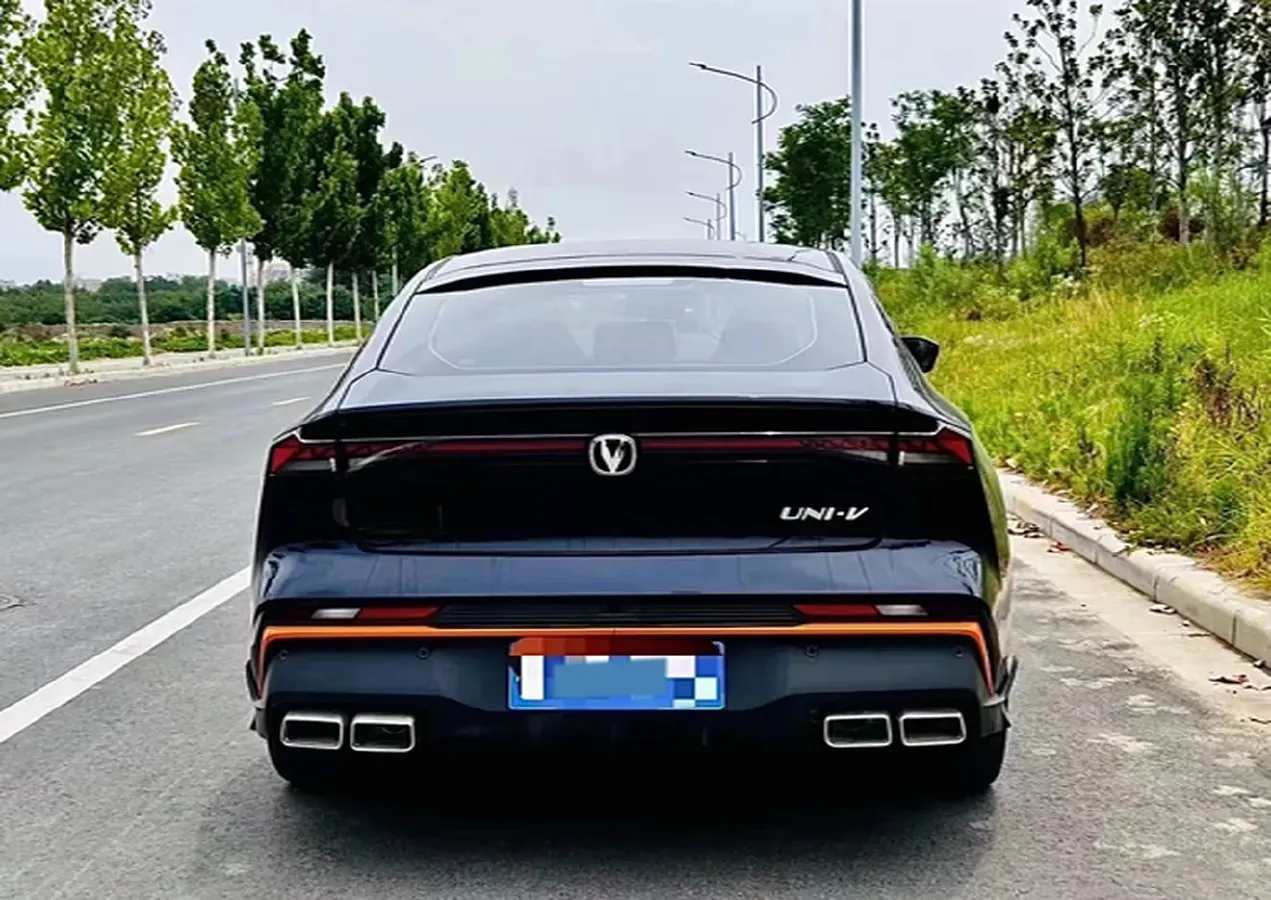 2024 ChangAn UNI-V 1.5T 188HP L4 7DCT,autocango,china used car exporter,china ev exporter,chinese used car exporter,chinese used ev exporter