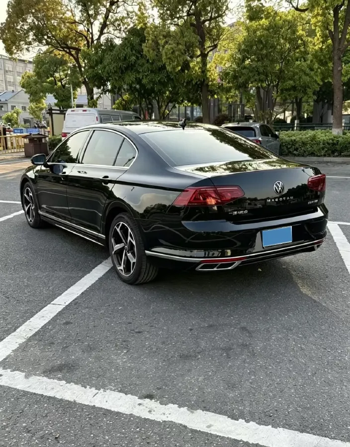 2023 Volkswagen Magotan 2.0T 186HP L4 7DCT,autocango,china used car exporter,china ev exporter,chinese used car exporter,chinese used ev exporter