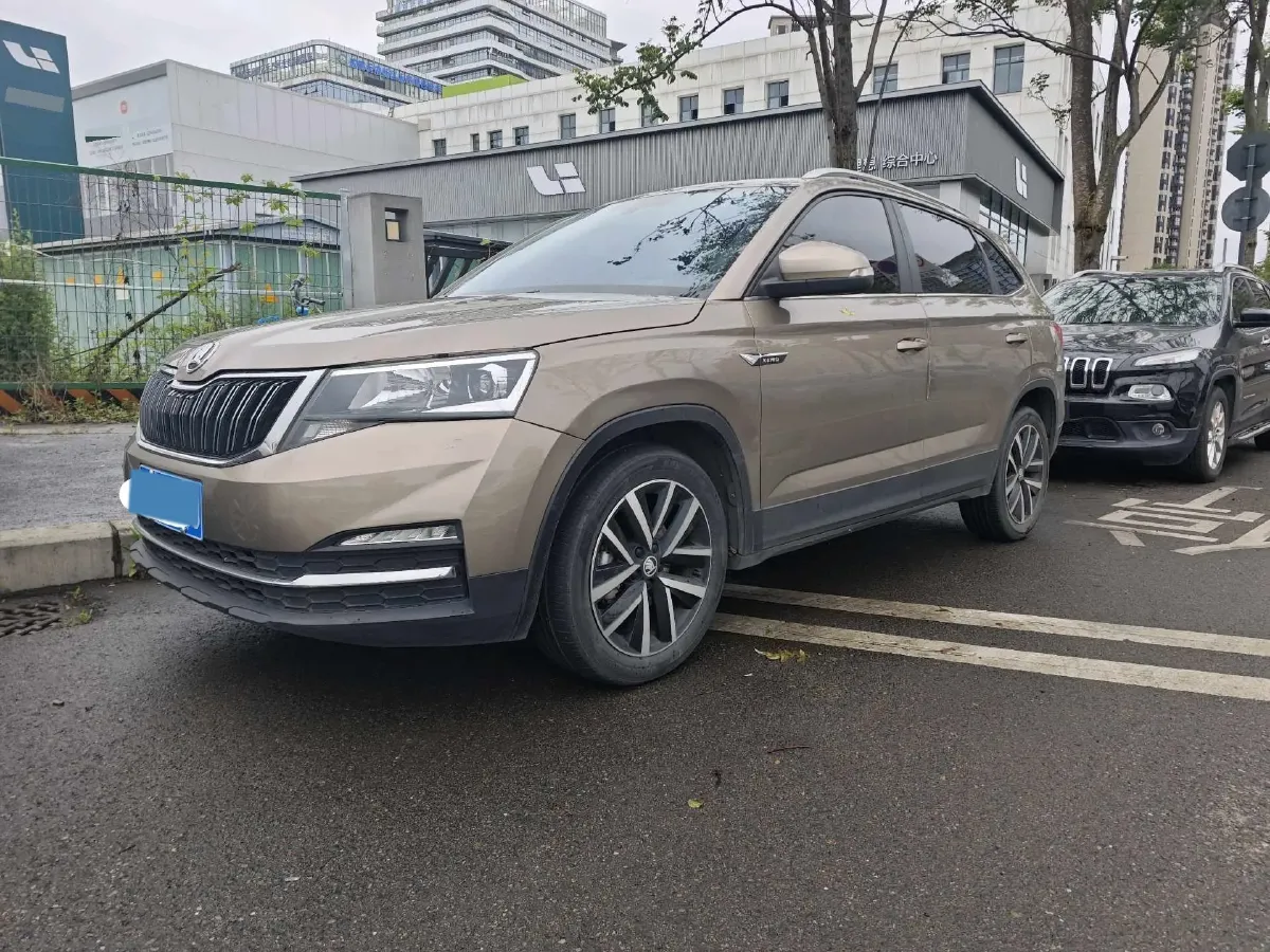 2021 Skoda Kamiq 1.5L 112HP L4 6AT,autocango,china used car exporter,china ev exporter,chinese used car exporter,chinese used ev exporter
