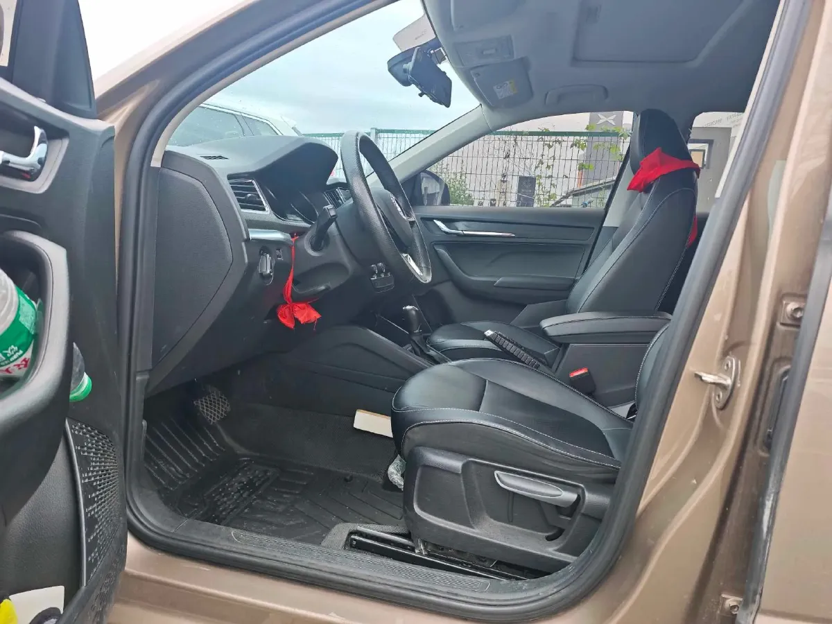 2021 Skoda Kamiq 1.5L 112HP L4 6AT,autocango,china used car exporter,china ev exporter,chinese used car exporter,chinese used ev exporter