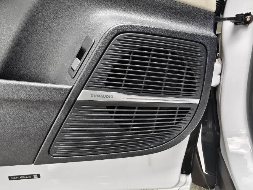 2022 Jeep Grand Commander 2.0T 265HP L4 9AT,autocango,china used car exporter,china ev exporter,chinese used car exporter,chinese used ev exporter