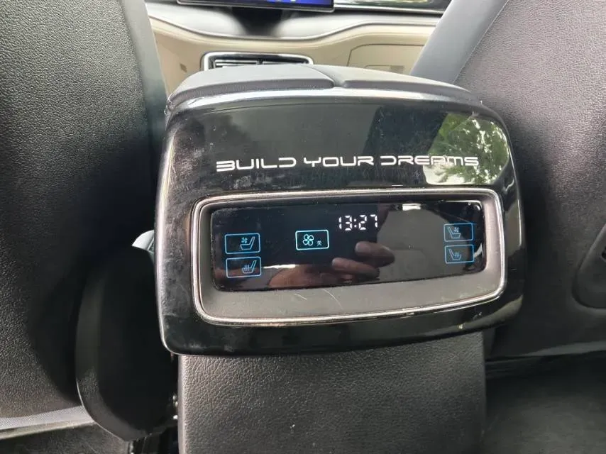 2022 Jeep Grand Commander 2.0T 265HP L4 9AT,autocango,china used car exporter,china ev exporter,chinese used car exporter,chinese used ev exporter