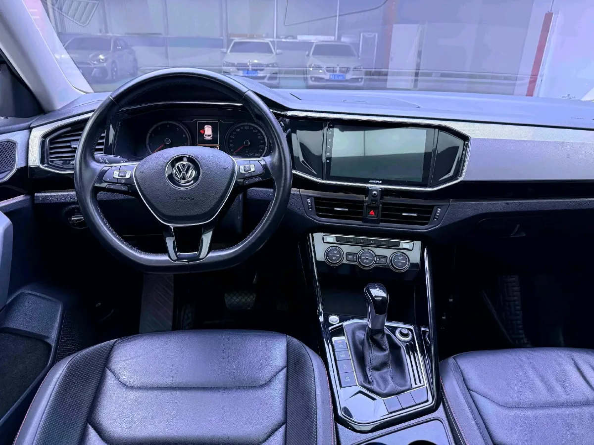 2019 Jeep Cherokee 2.0T 234HP L4 9AT,autocango,china used car exporter,china ev exporter,chinese used car exporter,chinese used ev exporter