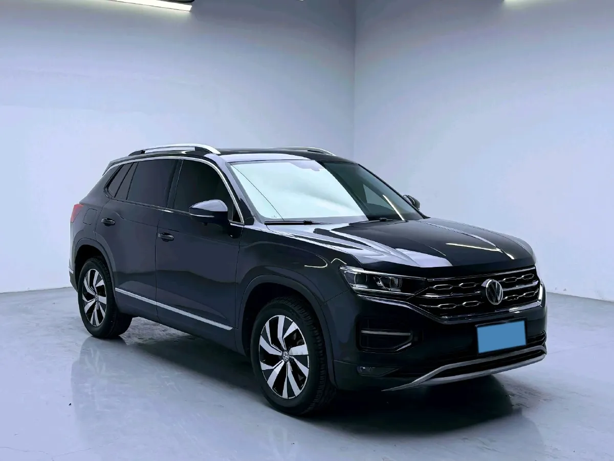 2019 Jeep Cherokee 2.0T 234HP L4 9AT,autocango,china used car exporter,china ev exporter,chinese used car exporter,chinese used ev exporter