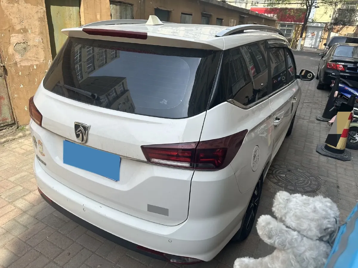 2019 BaoJun 360 1.5L 105HP L4 6MT,autocango,china used car exporter,china ev exporter,chinese used car exporter,chinese used ev exporter