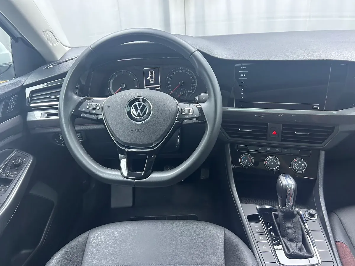 2021 Volkswagen Bora 1.5L 113HP L4 6AT,autocango,china used car exporter,china ev exporter,chinese used car exporter,chinese used ev exporter