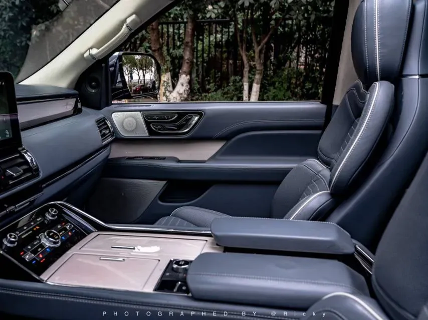 2020 Lincoln Navigator 3.5T 388HP V6 10AT,autocango,china used car exporter,china ev exporter,chinese used car exporter,chinese used ev exporter