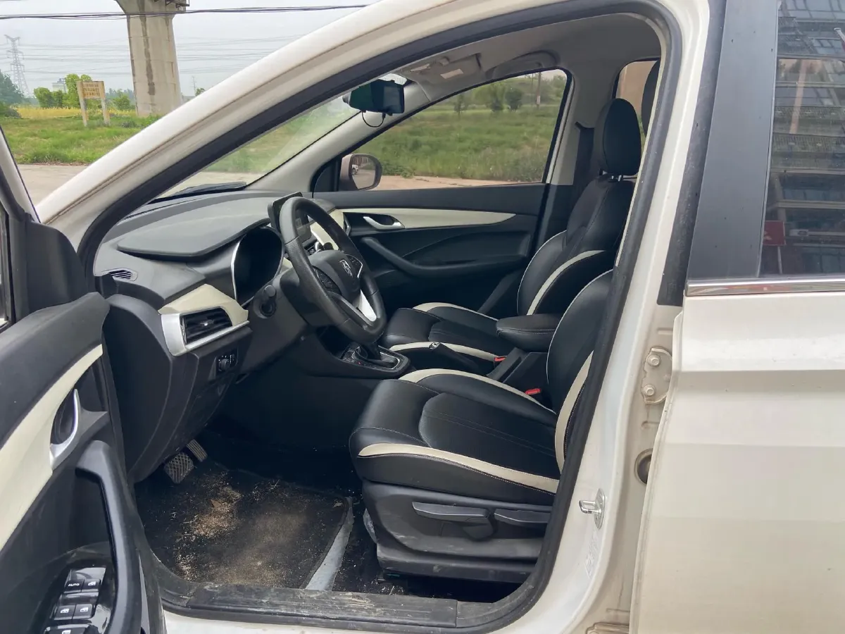 2019 BaoJun 360 1.5L 105HP L4 CVT,autocango,china used car exporter,china ev exporter,chinese used car exporter,chinese used ev exporter