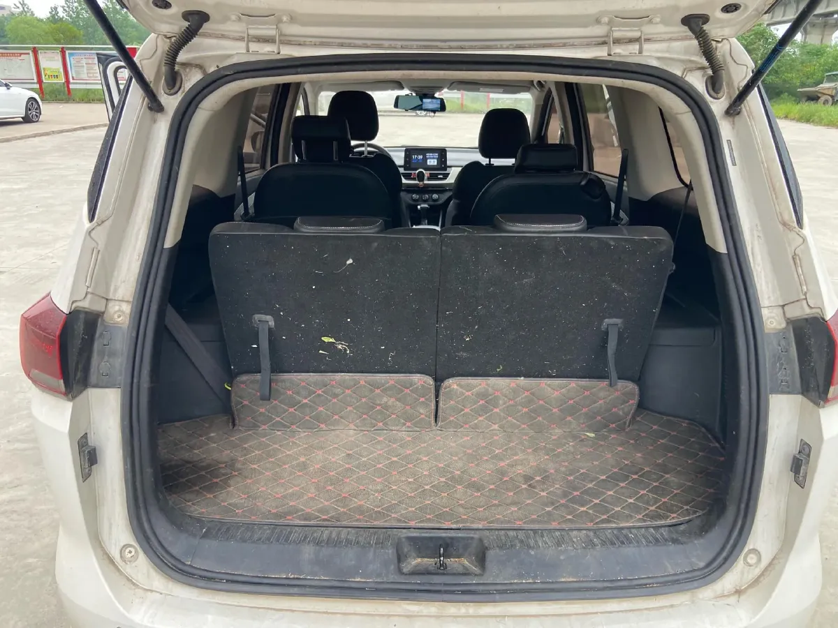 2019 BaoJun 360 1.5L 105HP L4 CVT,autocango,china used car exporter,china ev exporter,chinese used car exporter,chinese used ev exporter