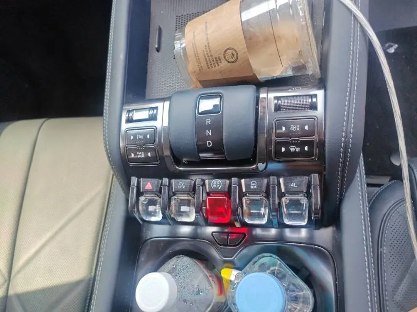 2023 FangChengBao Bao 5 1.5T 194HP L4 E-CVT PHEV 31.8KWH,autocango,china used car exporter,china ev exporter,chinese used car exporter,chinese used ev exporter