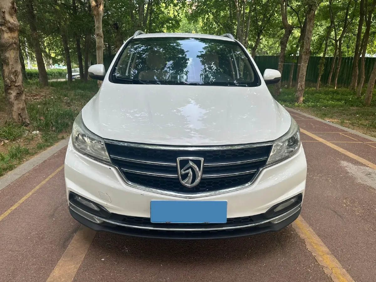 2017 BaoJun 730 1.5T 150HP L4 6MT,autocango,china used car exporter,china ev exporter,chinese used car exporter,chinese used ev exporter