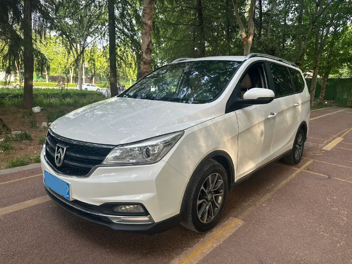 2017 BaoJun 730 1.5T 150HP L4 6MT,autocango,china used car exporter,china ev exporter,chinese used car exporter,chinese used ev exporter