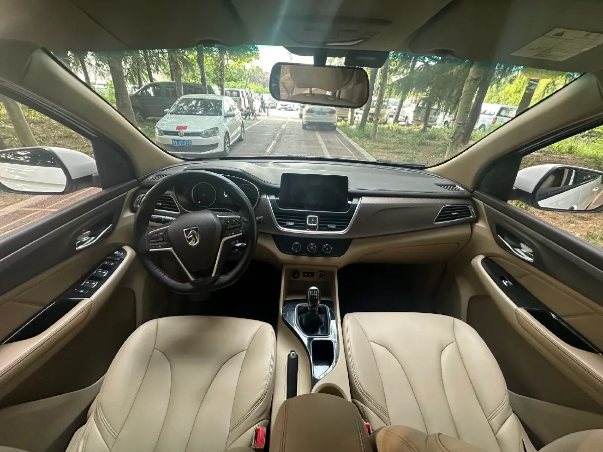 2017 BaoJun 730 1.5T 150HP L4 6MT,autocango,china used car exporter,china ev exporter,chinese used car exporter,chinese used ev exporter