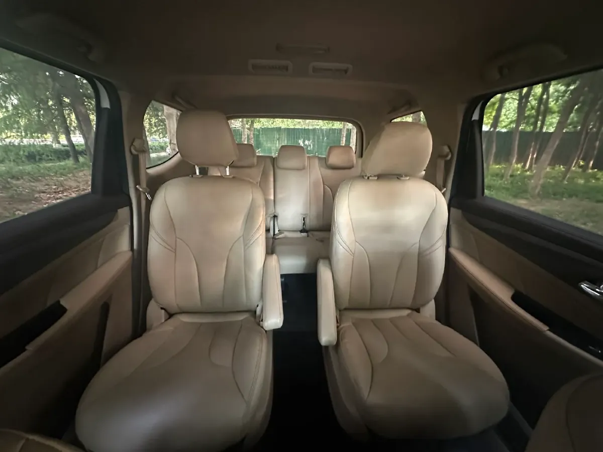 2017 BaoJun 730 1.5T 150HP L4 6MT,autocango,china used car exporter,china ev exporter,chinese used car exporter,chinese used ev exporter