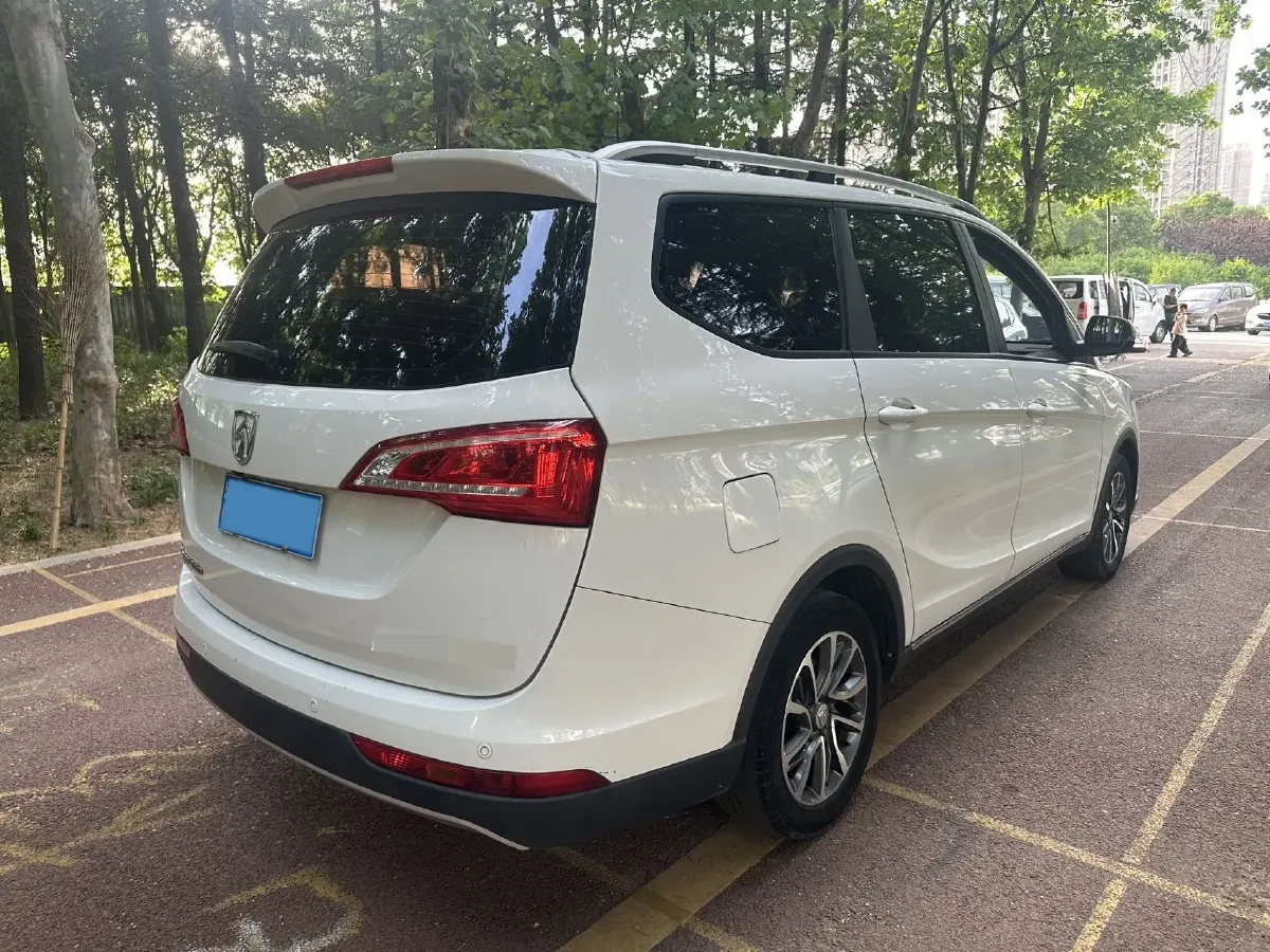 2017 BaoJun 730 1.5T 150HP L4 6MT,autocango,china used car exporter,china ev exporter,chinese used car exporter,chinese used ev exporter