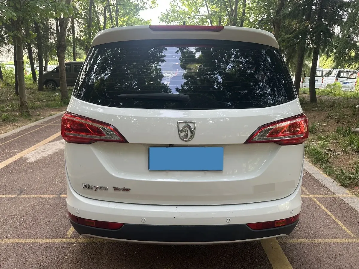 2017 BaoJun 730 1.5T 150HP L4 6MT,autocango,china used car exporter,china ev exporter,chinese used car exporter,chinese used ev exporter