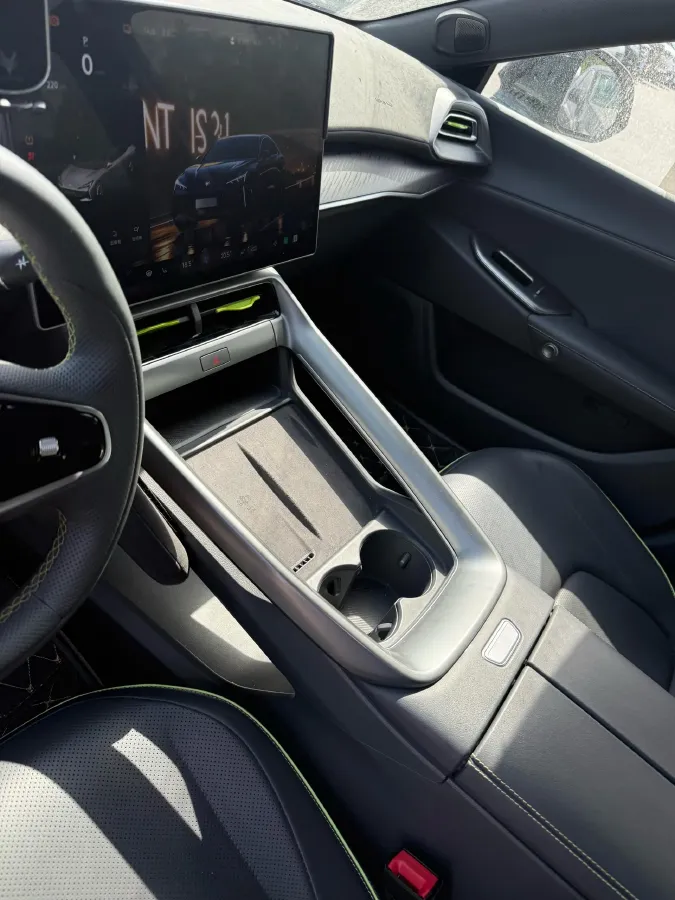 2024 ARCFOX αT5 BEV 79.2KWH,autocango,china used car exporter,china ev exporter,chinese used car exporter,chinese used ev exporter