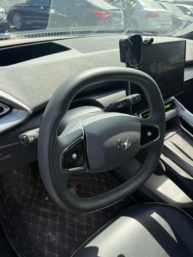 2024 ARCFOX αT5 BEV 79.2KWH,autocango,china used car exporter,china ev exporter,chinese used car exporter,chinese used ev exporter