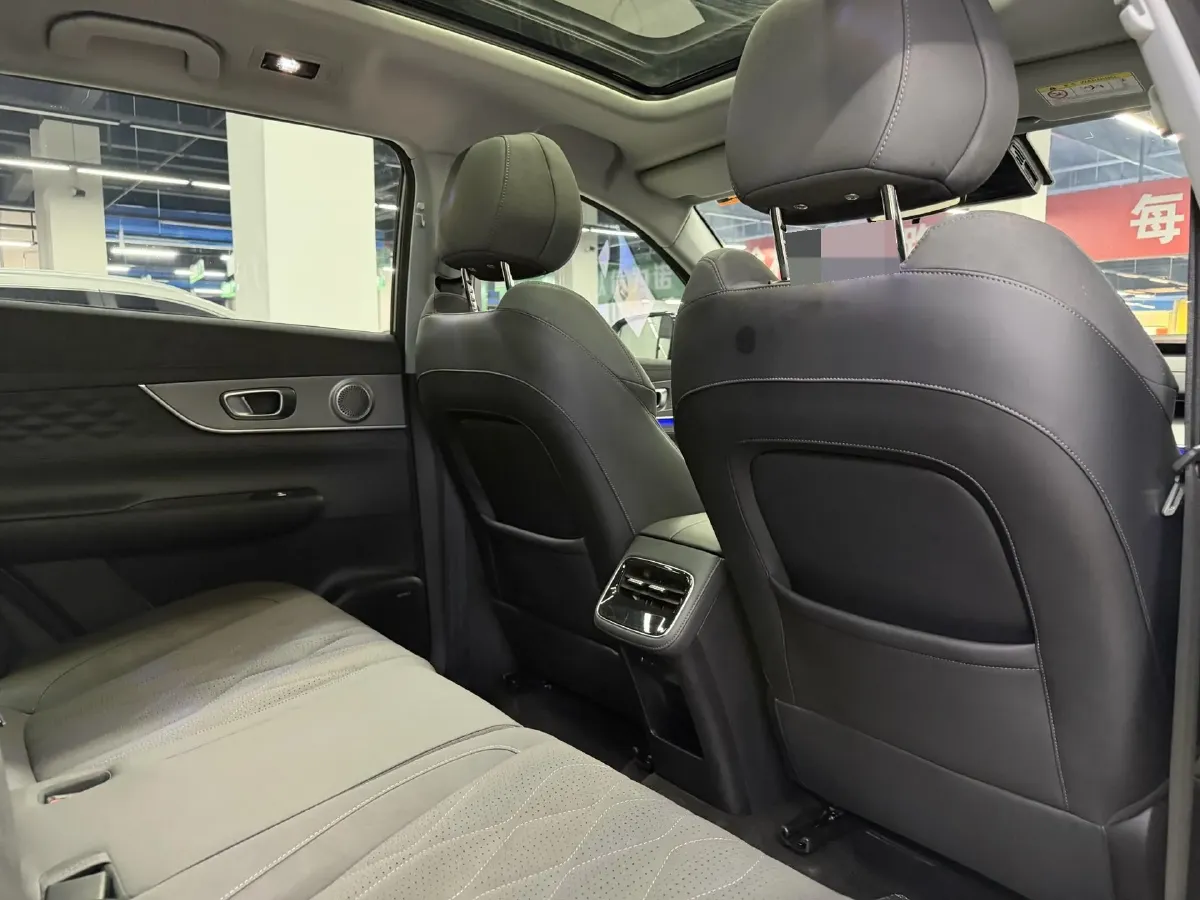 2025 Chery Tiggo 8 Plus 1.6T 197HP L4 7DCT,autocango,china used car exporter,china ev exporter,chinese used car exporter,chinese used ev exporter