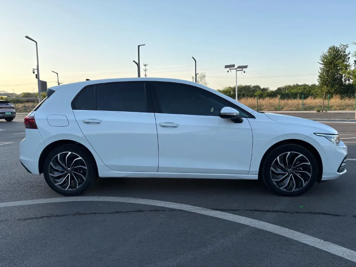 2023 Volkswagen Golf 1.4T 150HP L4 7DCT,autocango,china used car exporter,china ev exporter,chinese used car exporter,chinese used ev exporter