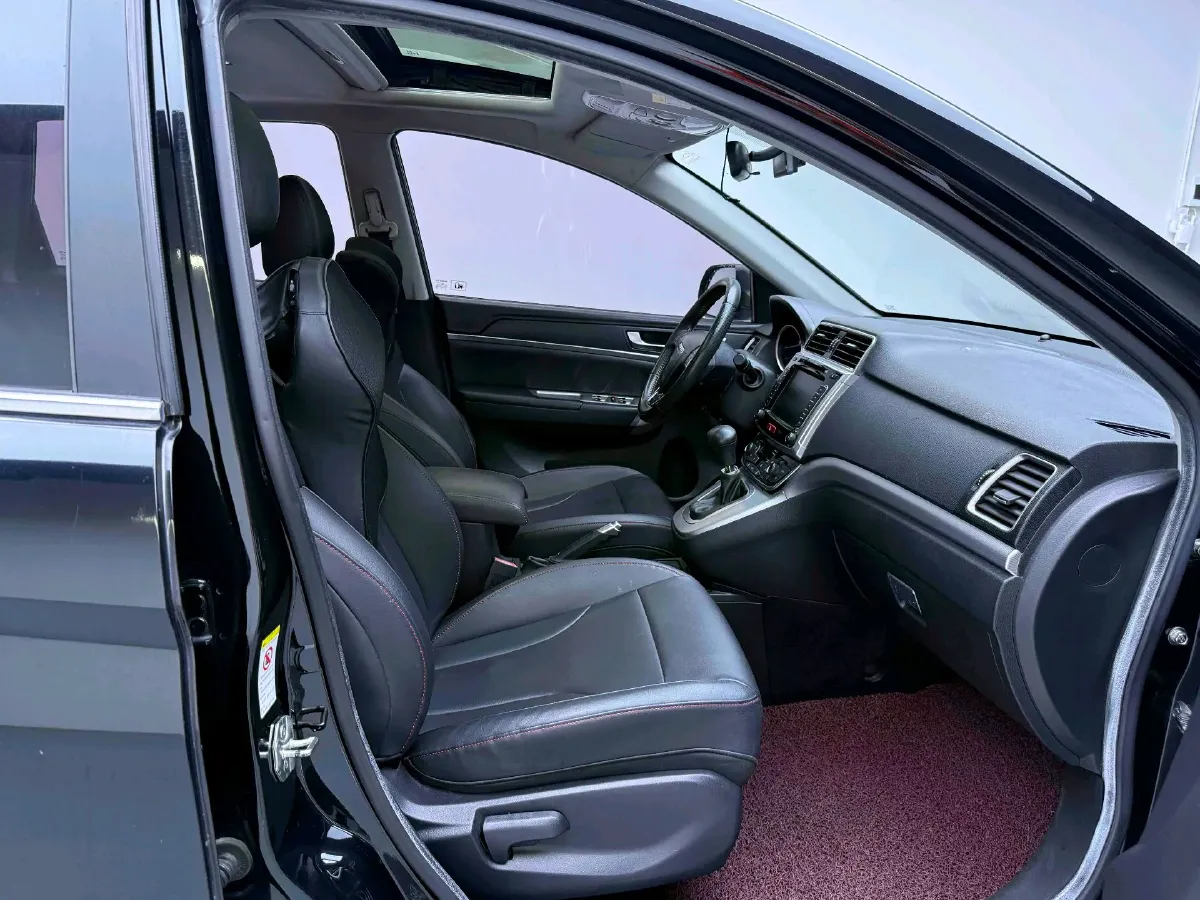 2018 Haval M6 1.5T 150HP L4 7DCT,autocango,china used car exporter,china ev exporter,chinese used car exporter,chinese used ev exporter