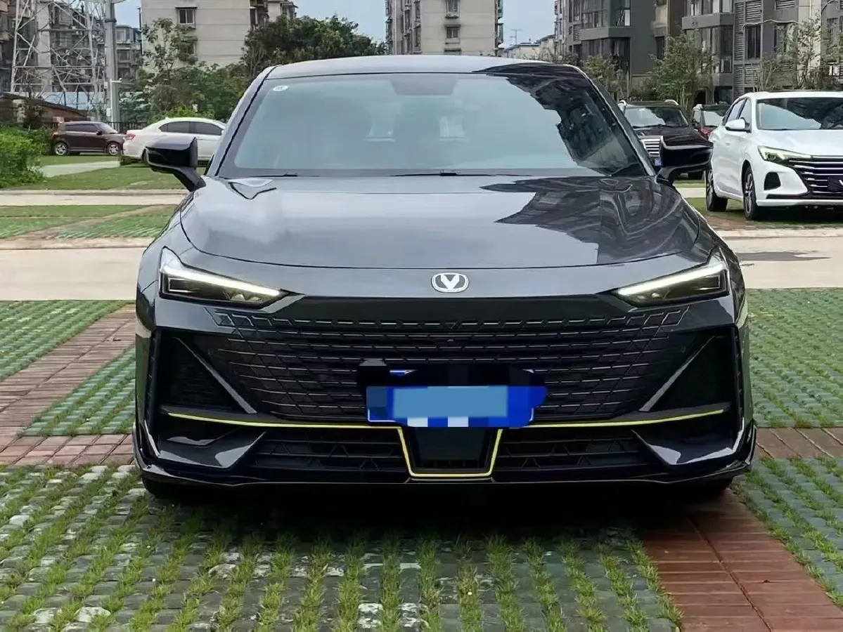 2022 ChangAn UNI-V 1.5T 188HP L4 7DCT,autocango,china used car exporter,china ev exporter,chinese used car exporter,chinese used ev exporter