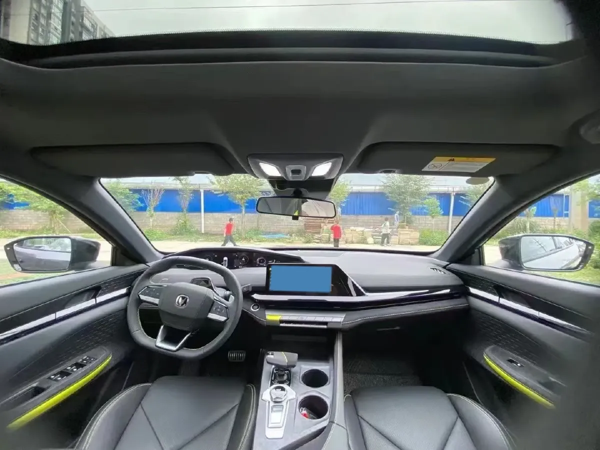 2022 ChangAn UNI-V 1.5T 188HP L4 7DCT,autocango,china used car exporter,china ev exporter,chinese used car exporter,chinese used ev exporter