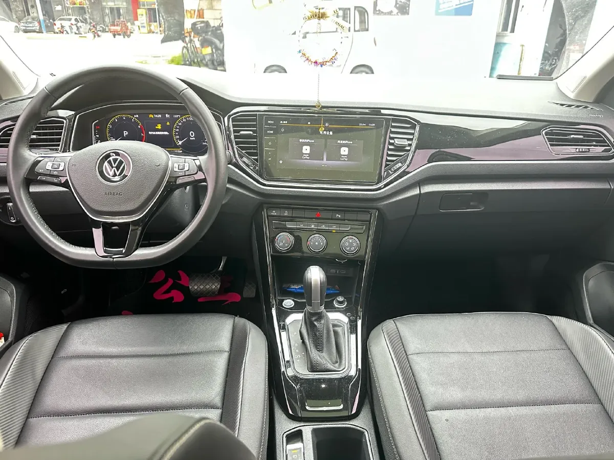 2022 Volkswagen T-Roc 1.4T 150HP L4 7DCT,autocango,china used car exporter,china ev exporter,chinese used car exporter,chinese used ev exporter