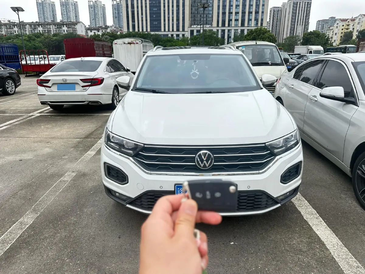 2022 Volkswagen T-Roc 1.4T 150HP L4 7DCT,autocango,china used car exporter,china ev exporter,chinese used car exporter,chinese used ev exporter