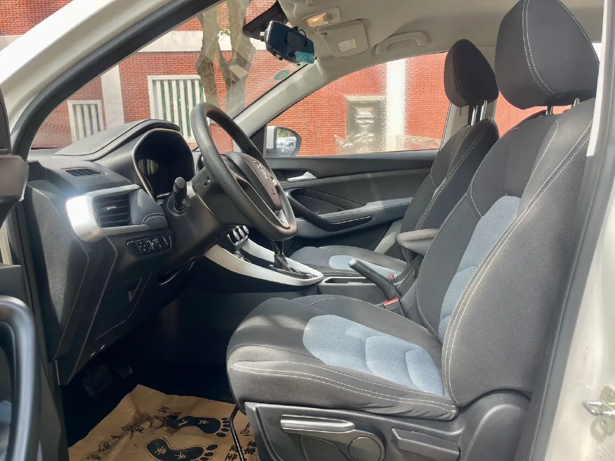 2019 BaoJun 530 1.5T 151HP L4 CVT,autocango,china used car exporter,china ev exporter,chinese used car exporter,chinese used ev exporter