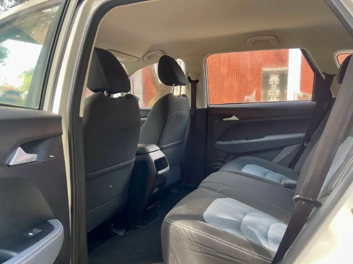 2019 BaoJun 530 1.5T 151HP L4 CVT,autocango,china used car exporter,china ev exporter,chinese used car exporter,chinese used ev exporter