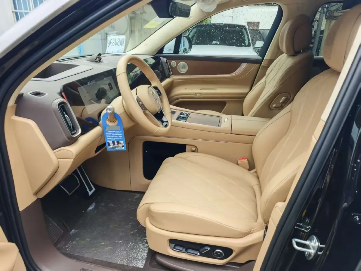 2025 AITO AITO M9 REEV 160HP REEV 52KWH,autocango,china used car exporter,china ev exporter,chinese used car exporter,chinese used ev exporter