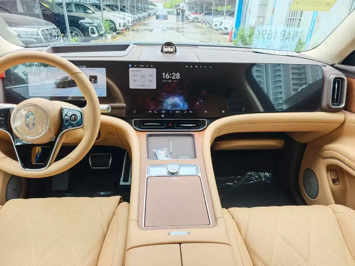 2025 AITO AITO M9 REEV 160HP REEV 52KWH,autocango,china used car exporter,china ev exporter,chinese used car exporter,chinese used ev exporter