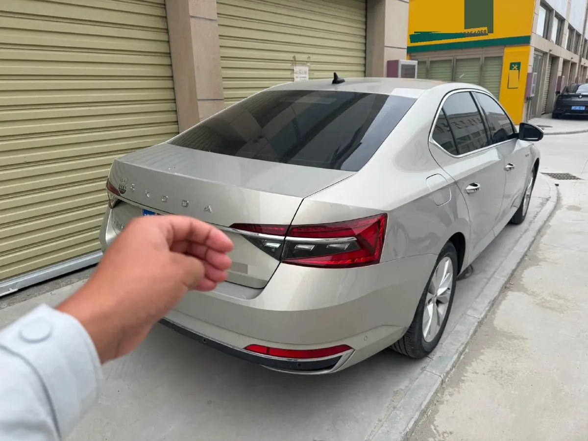 2021 Skoda Superb 1.4T 150HP L4 7DCT,autocango,china used car exporter,china ev exporter,chinese used car exporter,chinese used ev exporter
