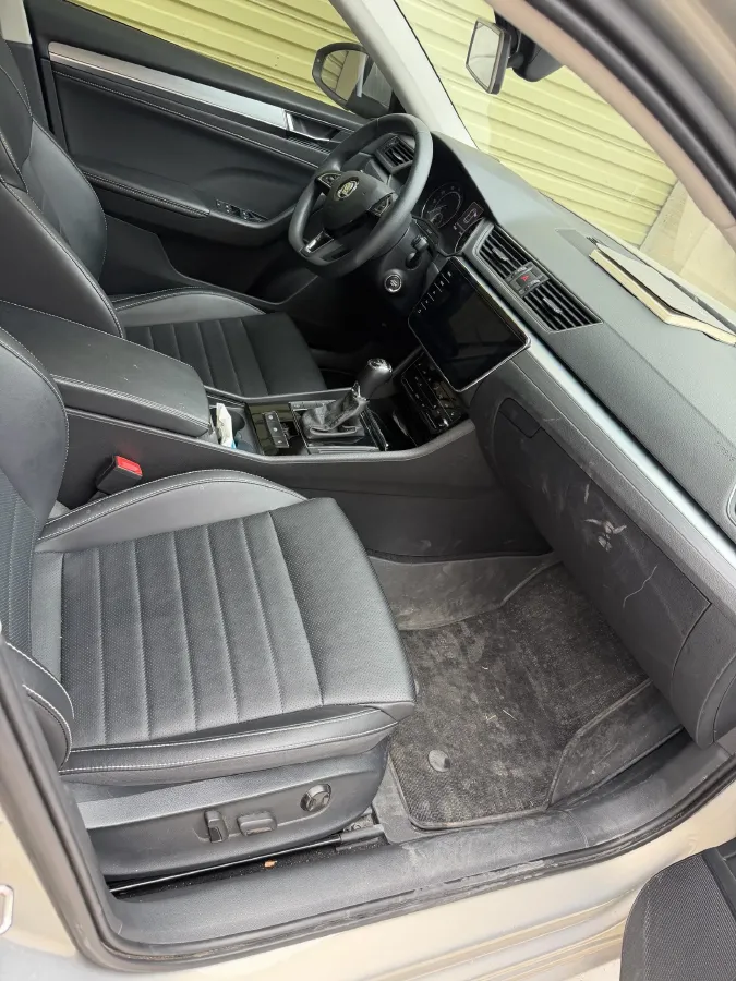 2021 Skoda Superb 1.4T 150HP L4 7DCT,autocango,china used car exporter,china ev exporter,chinese used car exporter,chinese used ev exporter