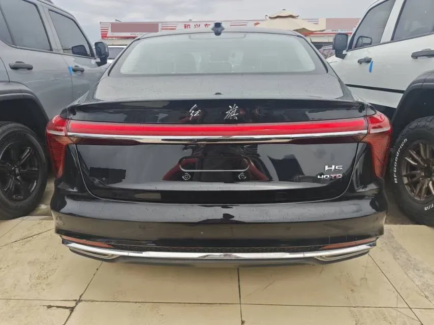 2023 HongQi H5 2.0T 224HP L4 8AT,autocango,china used car exporter,china ev exporter,chinese used car exporter,chinese used ev exporter