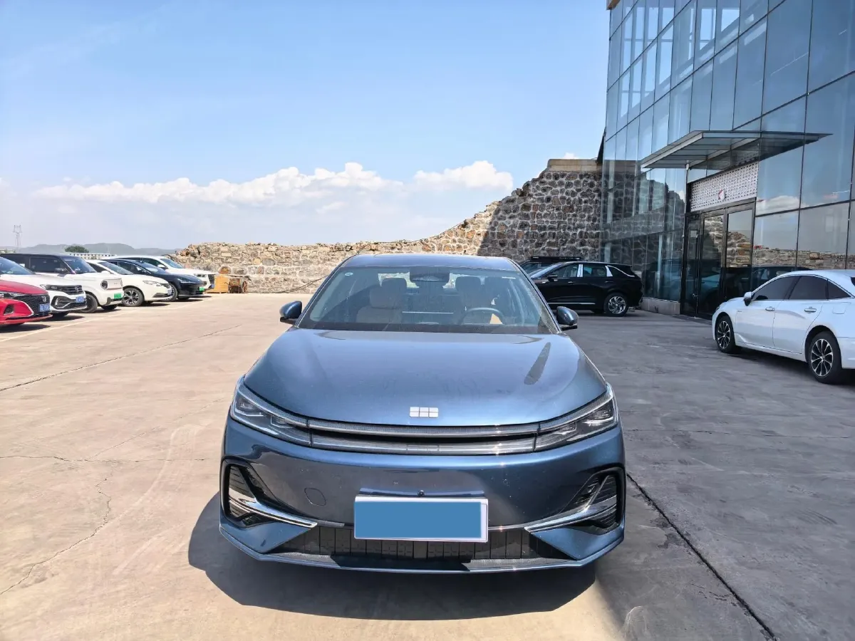 2025 Geely Galaxy A7 1.5L 112HP L4 1DHT PHEV,autocango,china used car exporter,china ev exporter,chinese used car exporter,chinese used ev exporter