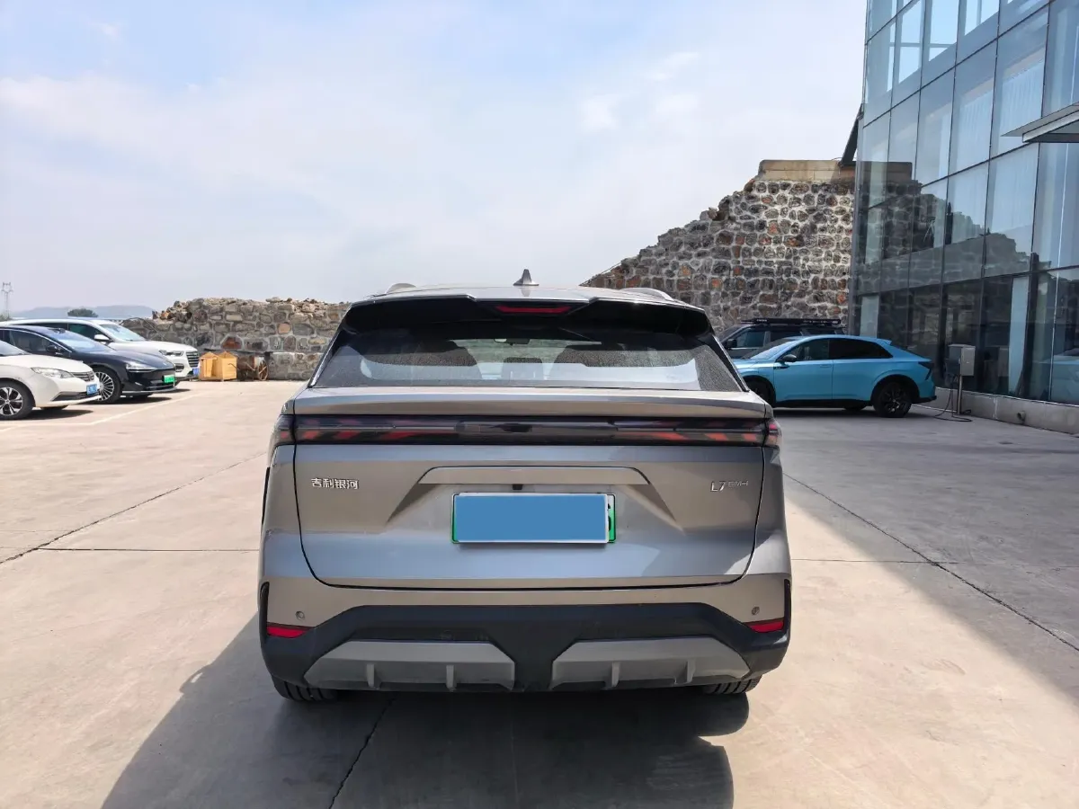 2025 Geely Galaxy L7 1.5L 112HP L4 1DHT PHEV 18.4KWH,autocango,china used car exporter,china ev exporter,chinese used car exporter,chinese used ev exporter