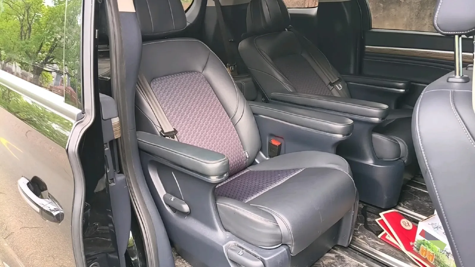 2023 GAC Trumpchi M8 2.0T 252HP L4 8AT,autocango,china used car exporter,china ev exporter,chinese used car exporter,chinese used ev exporter