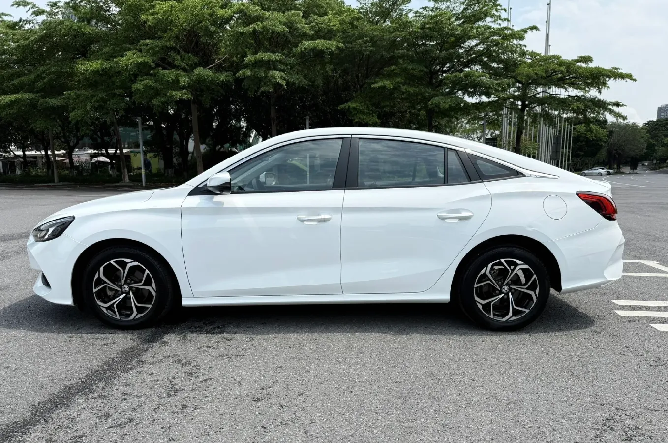 2021 MG 5 1.5L 120HP L4 CVT,autocango,china used car exporter,china ev exporter,chinese used car exporter,chinese used ev exporter