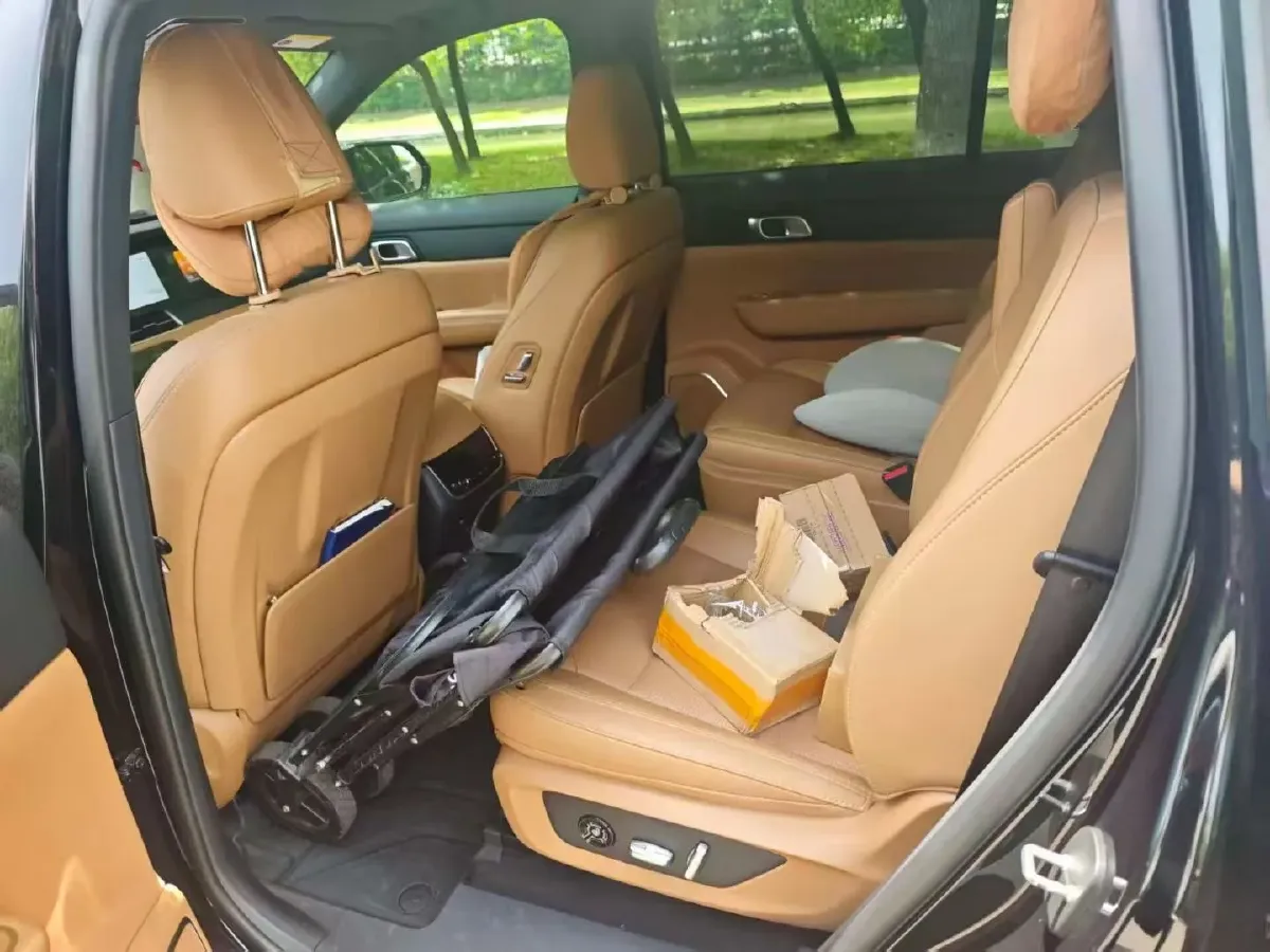 2021 Li ONE Range Extended 131HP REEV 40.5KWH,autocango,china used car exporter,china ev exporter,chinese used car exporter,chinese used ev exporter