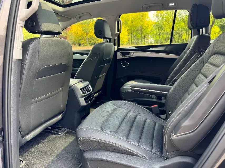 2021 Volkswagen Talagon 2.0T 220HP L4 7DCT,autocango,china used car exporter,china ev exporter,chinese used car exporter,chinese used ev exporter