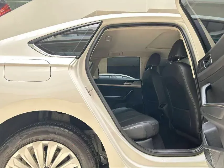 2018 Volkswagen Lavida 1.2T 116HP L4 7DCT,autocango,china used car exporter,china ev exporter,chinese used car exporter,chinese used ev exporter