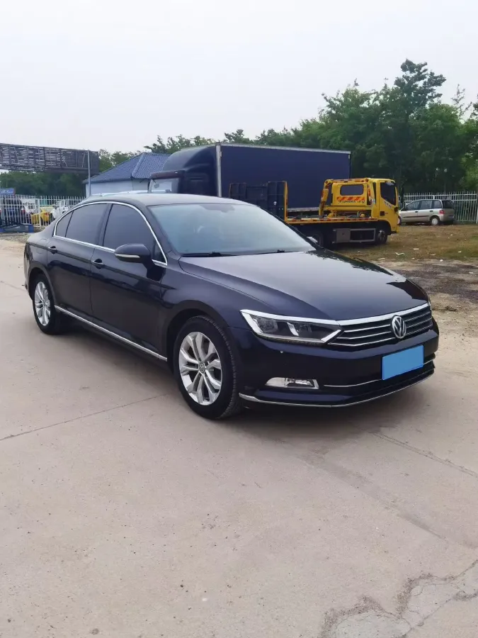 2017 Volkswagen Magotan 1.8T 180HP L4 7DCT,autocango,china used car exporter,china ev exporter,chinese used car exporter,chinese used ev exporter