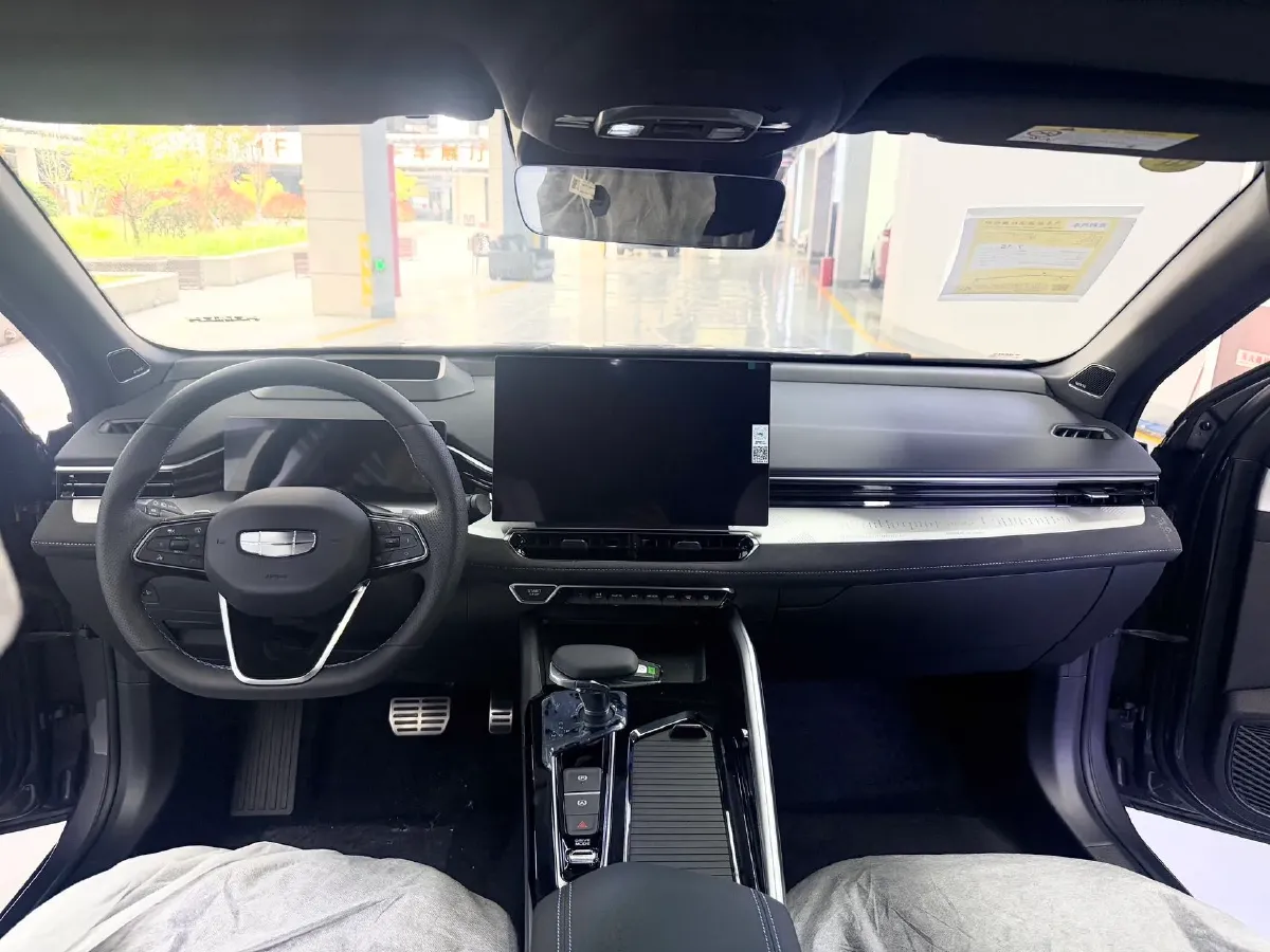 2025 Geely Preface 2.0T 238HP L4 8AT,autocango,china used car exporter,china ev exporter,chinese used car exporter,chinese used ev exporter