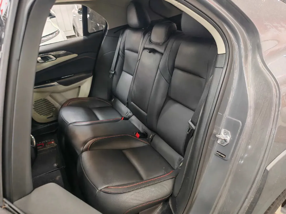 2018 Toyota C-HR 2.0L 171HP L4 CVT,autocango,china used car exporter,china ev exporter,chinese used car exporter,chinese used ev exporter