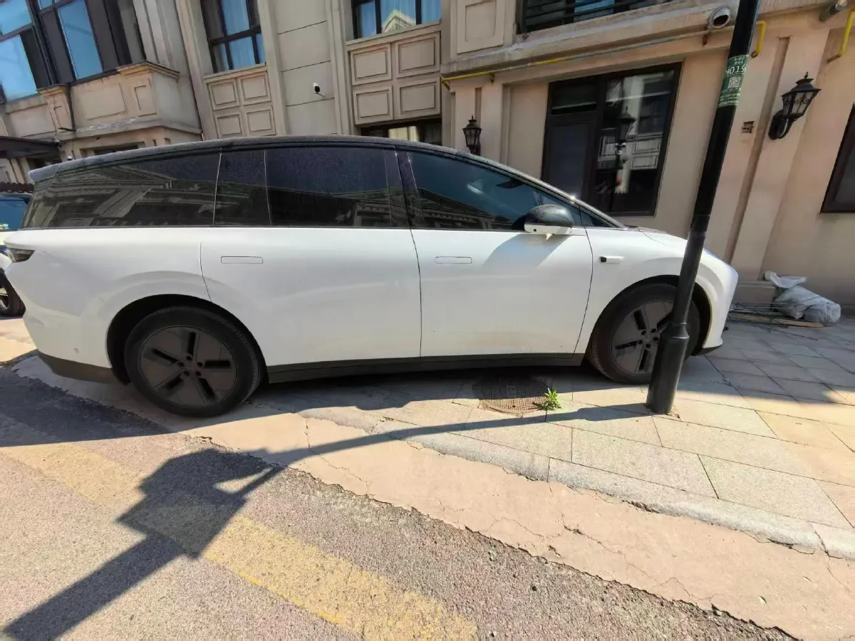 2025 Li i8 BEV,autocango,china used car exporter,china ev exporter,chinese used car exporter,chinese used ev exporter