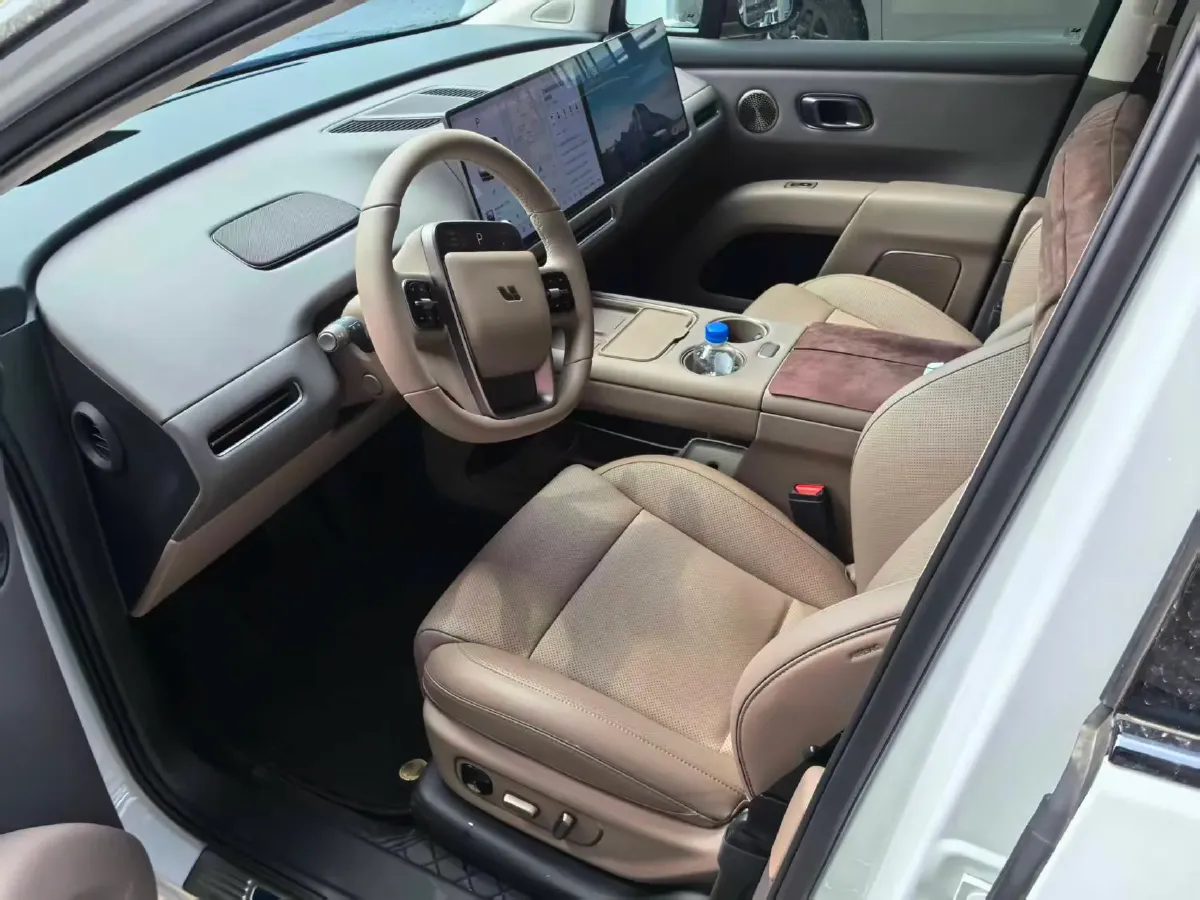 2025 Li i8 BEV,autocango,china used car exporter,china ev exporter,chinese used car exporter,chinese used ev exporter